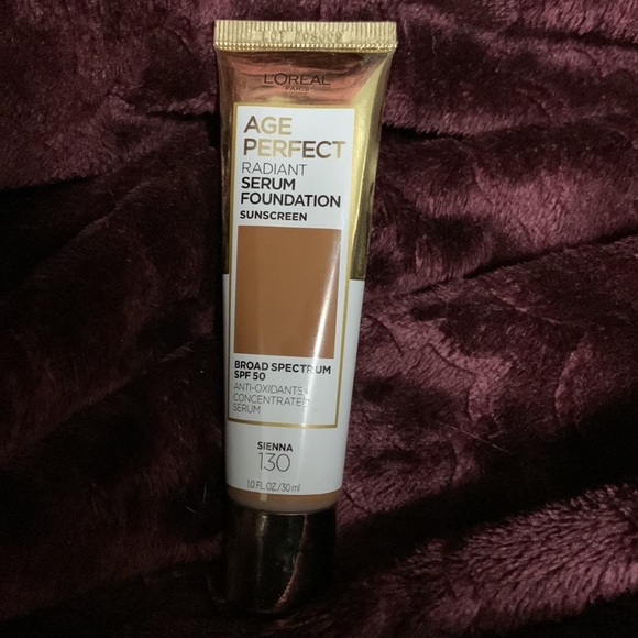 L’Oreal age perfect radiant serum foundation with broadspectrum SPF 30 sunscreen - Picture 6 of 6